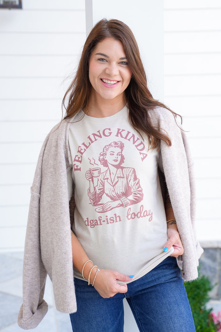 Plus/Reg Short Sleeve "Feeling Kinda" Graphic Tee