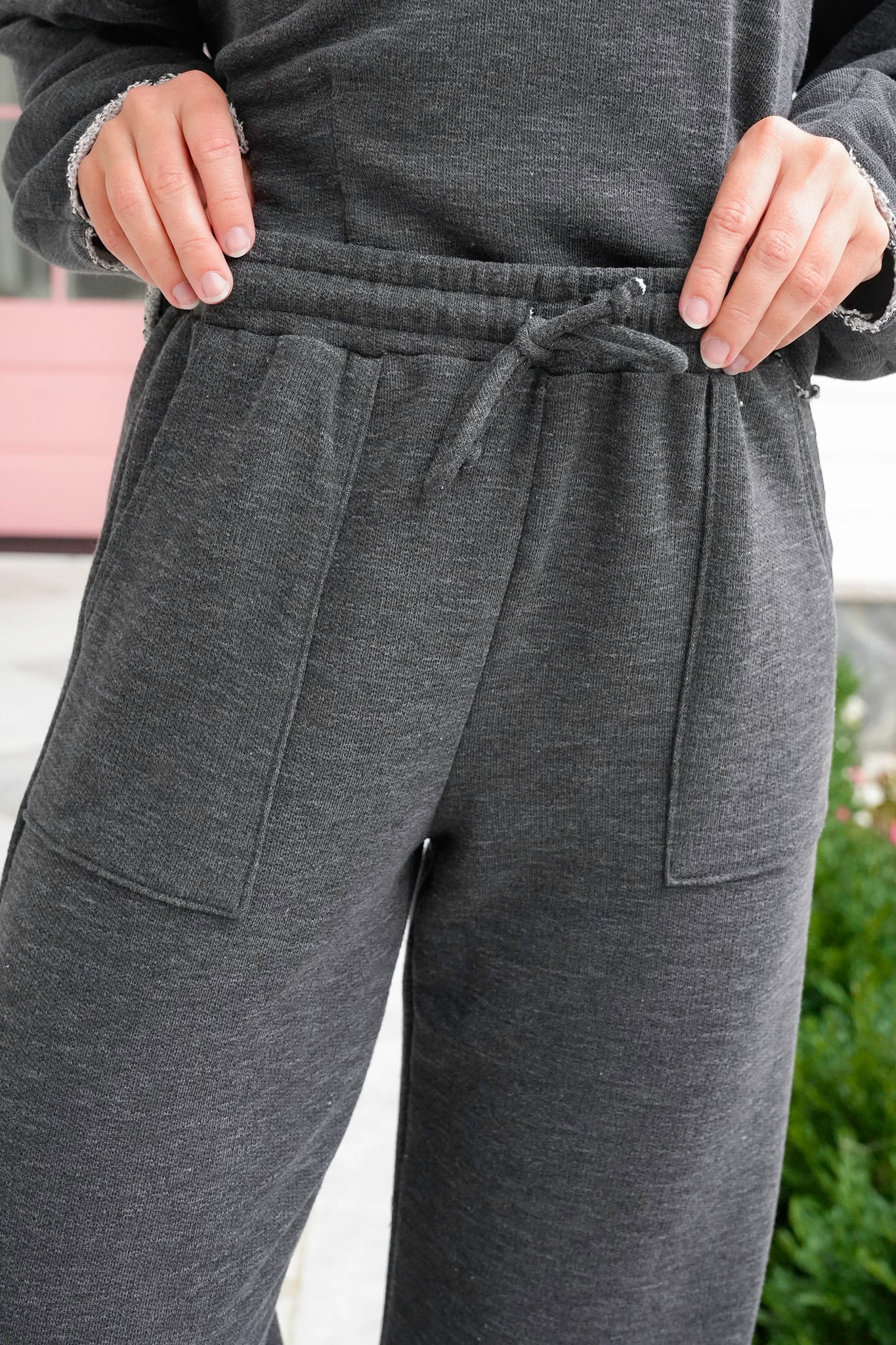 Heathered Elastic Waist Sweatpants with Front Patch Pocket