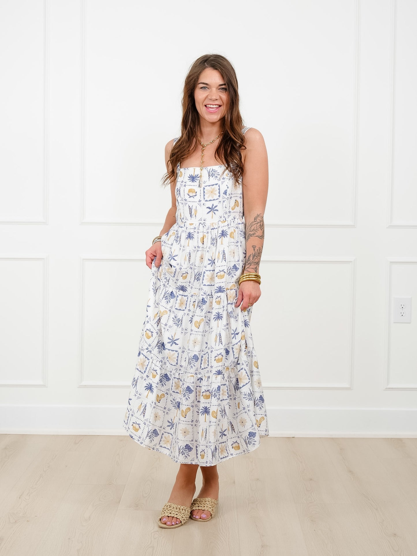 Plus/Reg Tropical Print Sleeveless Tiered Midi Dress