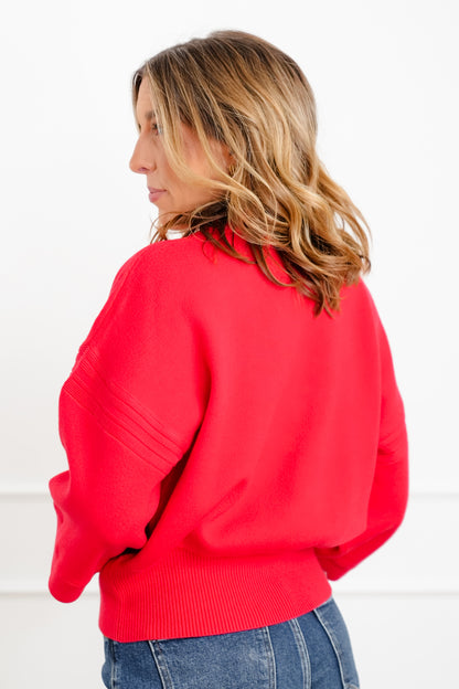 Plus/Reg 3/4 Sleeves Cropped Top with V Neck