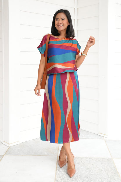 Plus/Reg Satin Vertical Wavy Stripe Midi Skirt