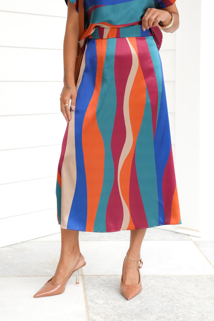 Plus/Reg Satin Vertical Wavy Stripe Midi Skirt