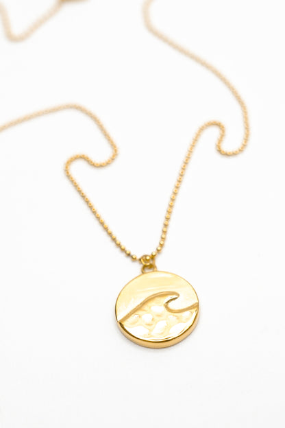 Salty Cali Wave Medallion Necklace