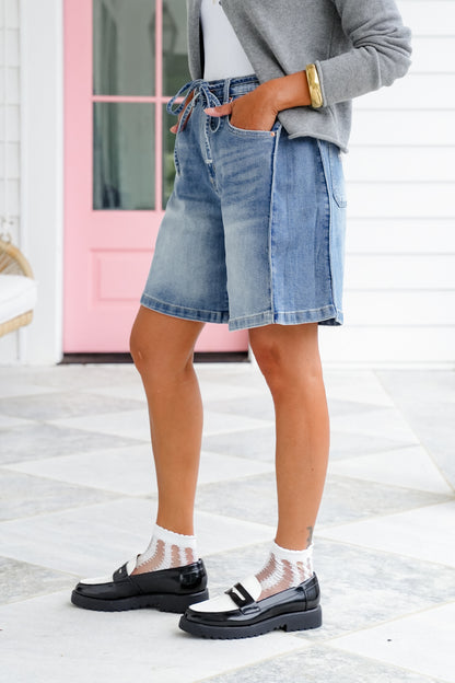 Medium Wash Relax Fit Shorts With Drawstring Detail