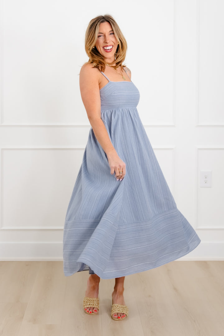 Plus/Reg Textured Sleeveless Open Back Maxi Dress