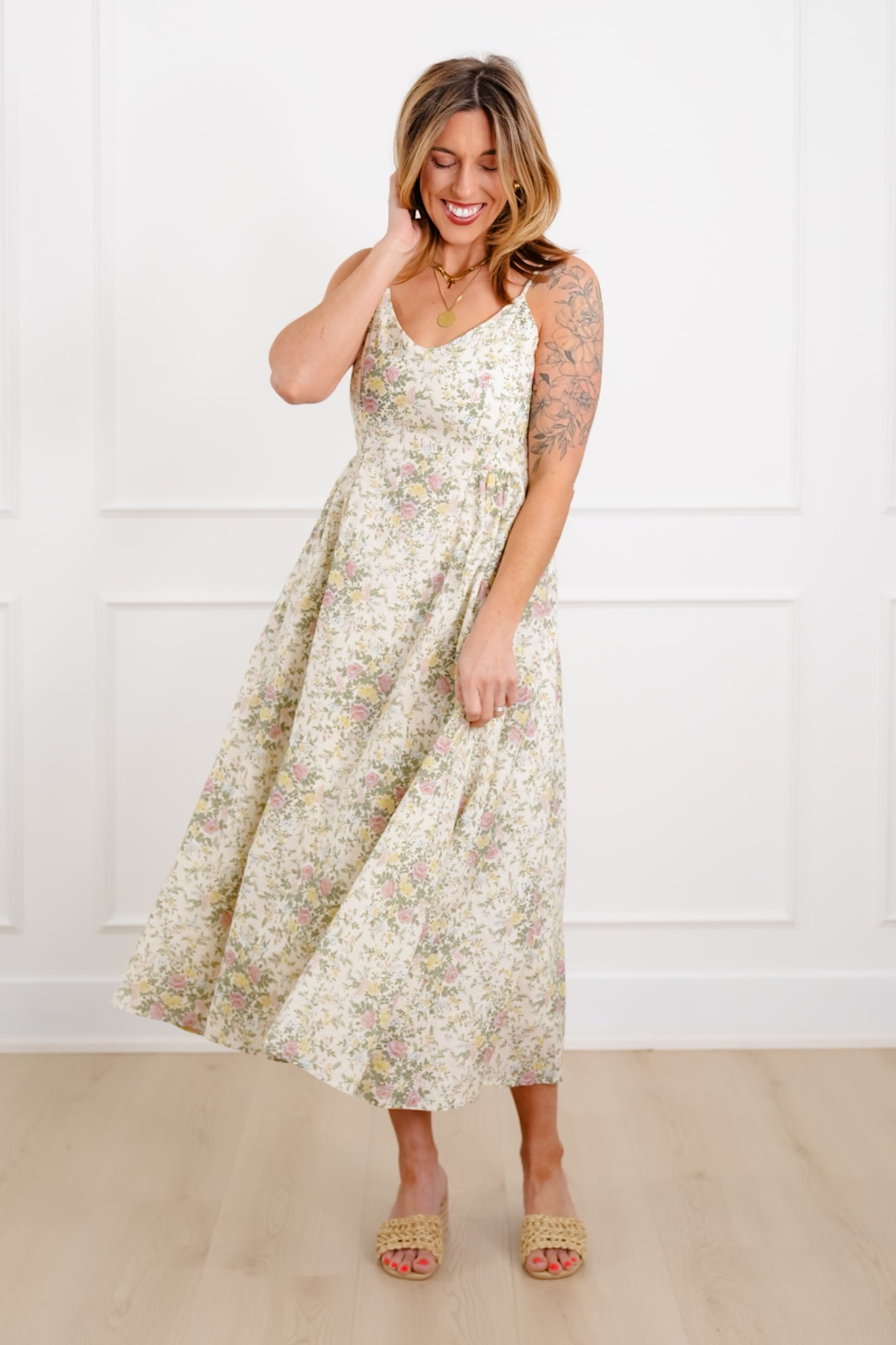 Plus/Reg Floral Pattern Sleeveless Midi Dress