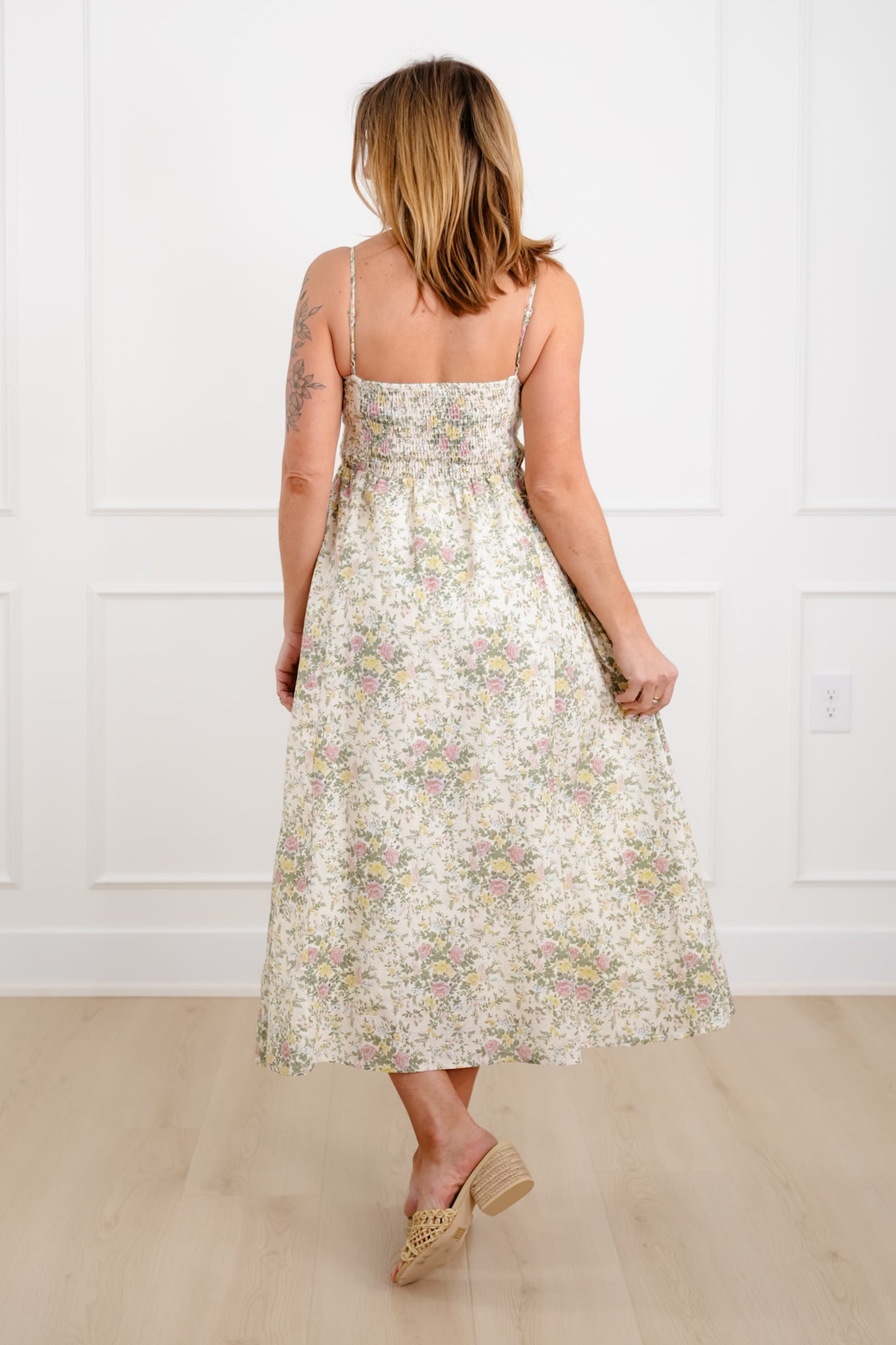 Plus/Reg Floral Pattern Sleeveless Midi Dress