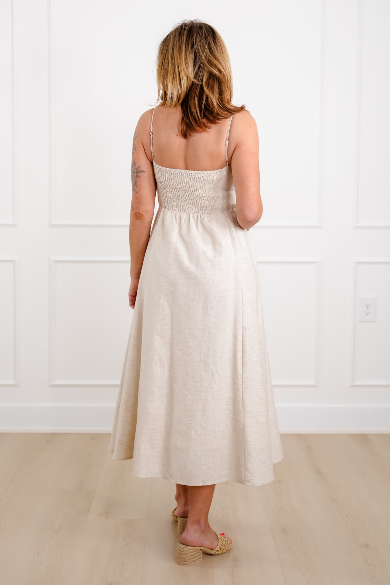 Plus/Reg Beige Sleeveless Midi Dress