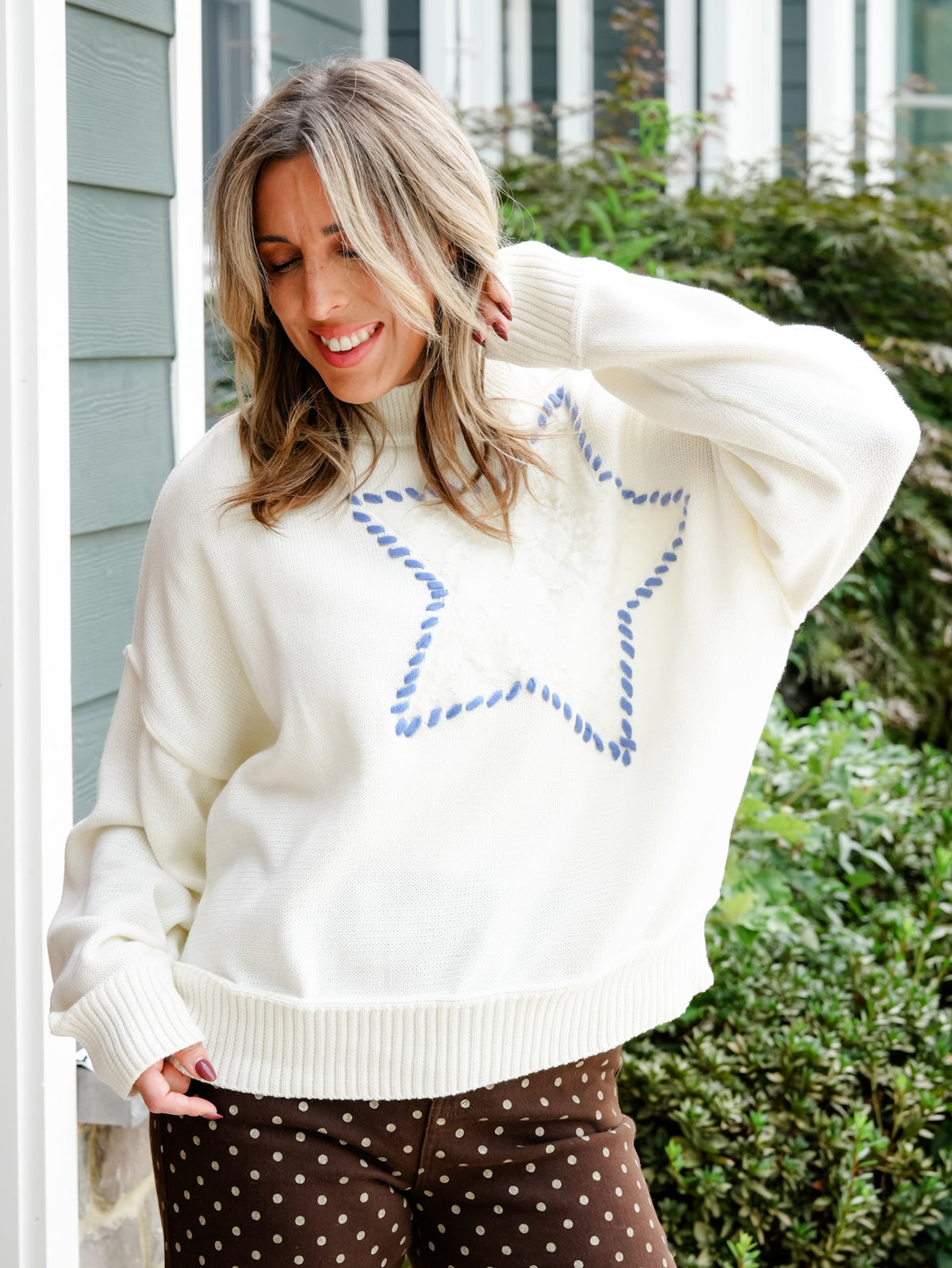 Plus/Reg Long Sleeve Crew Neck Pullover Sweater with Star Detail