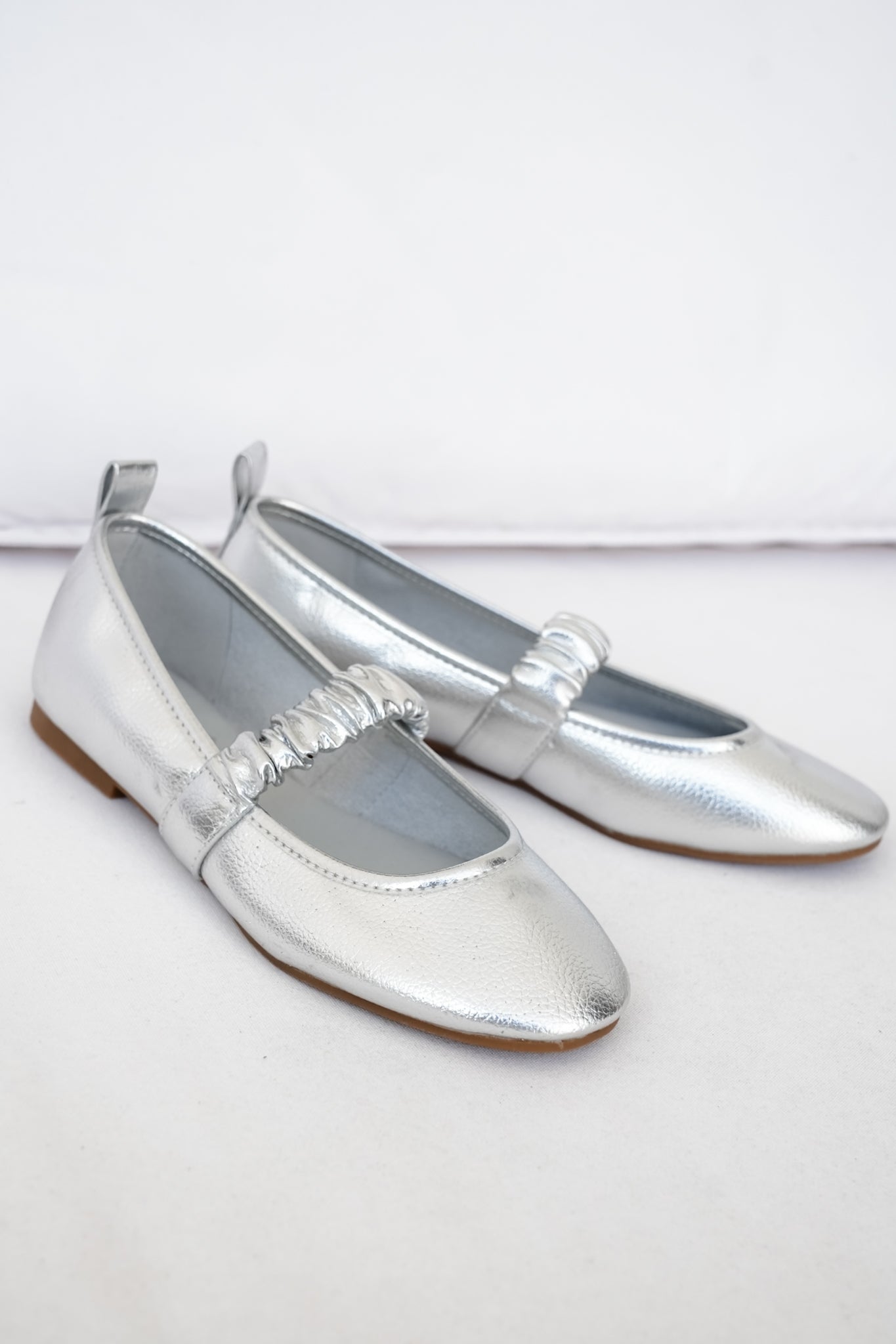 MIA Textured Ballet Flat with Scrunched Elastic Strap