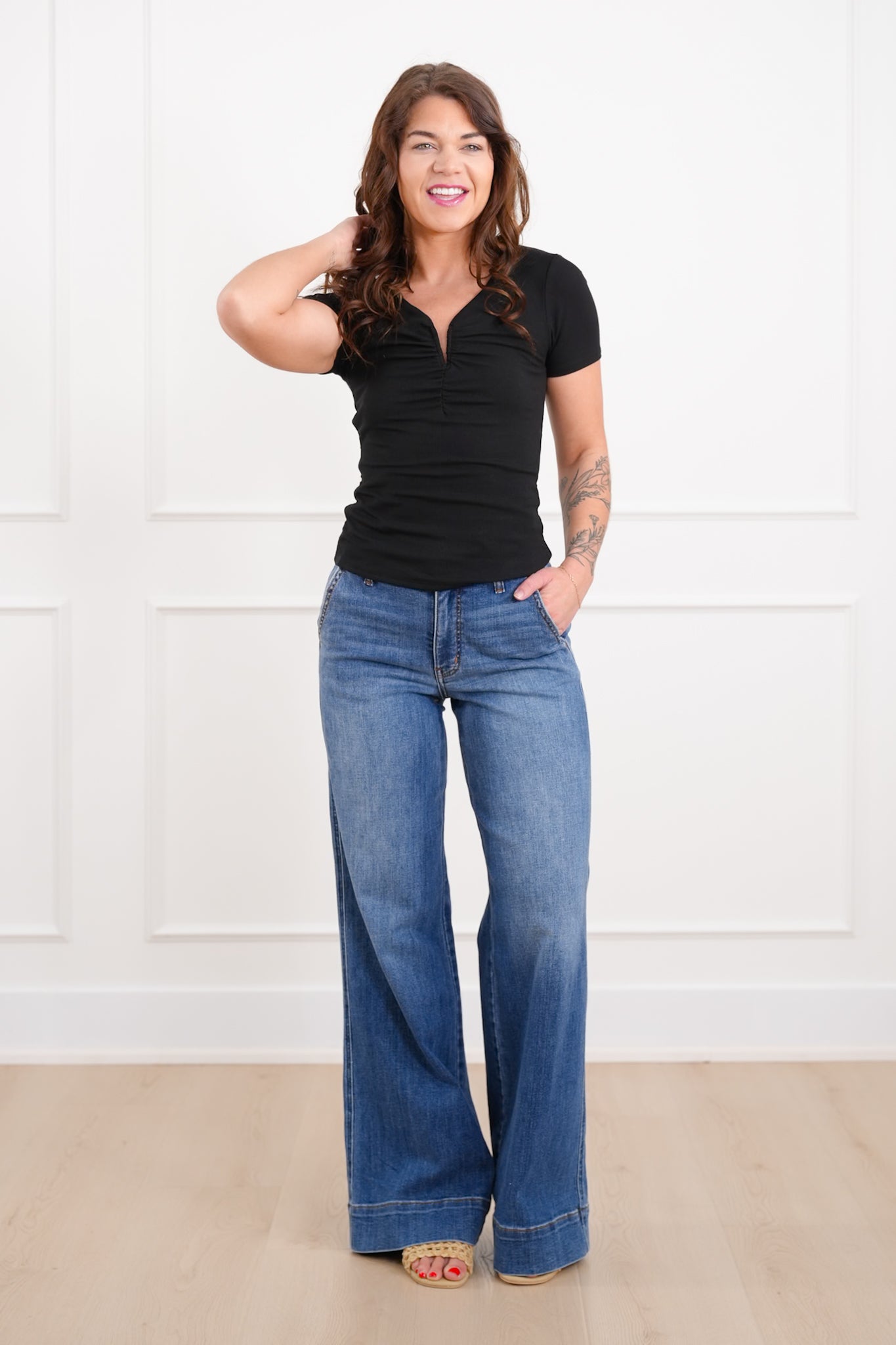 Ribbed Knit Short Sleeve V Wire Neck Top