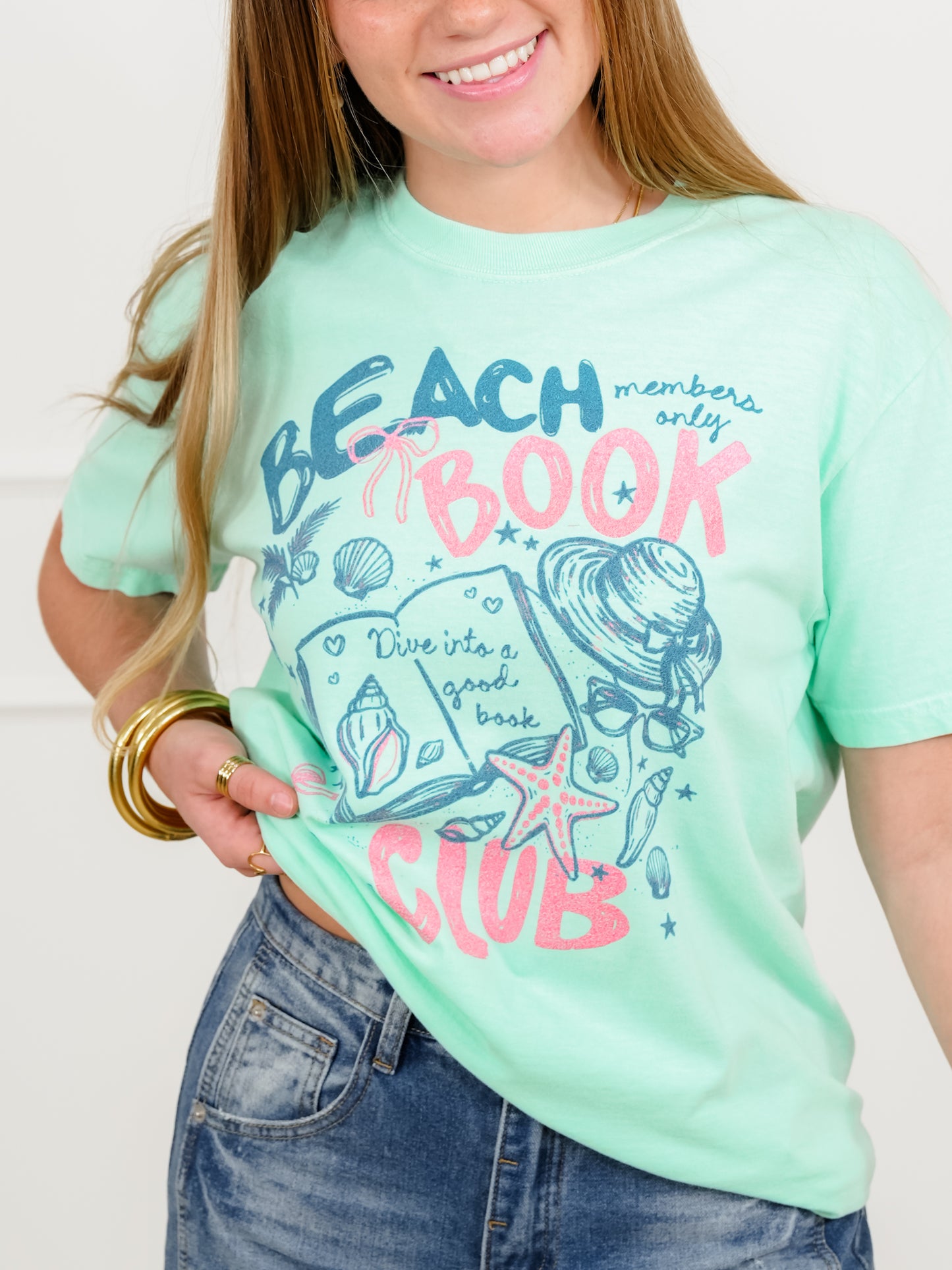 Plus/Reg Short Sleeve "Beach Book Club" Graphic Tee