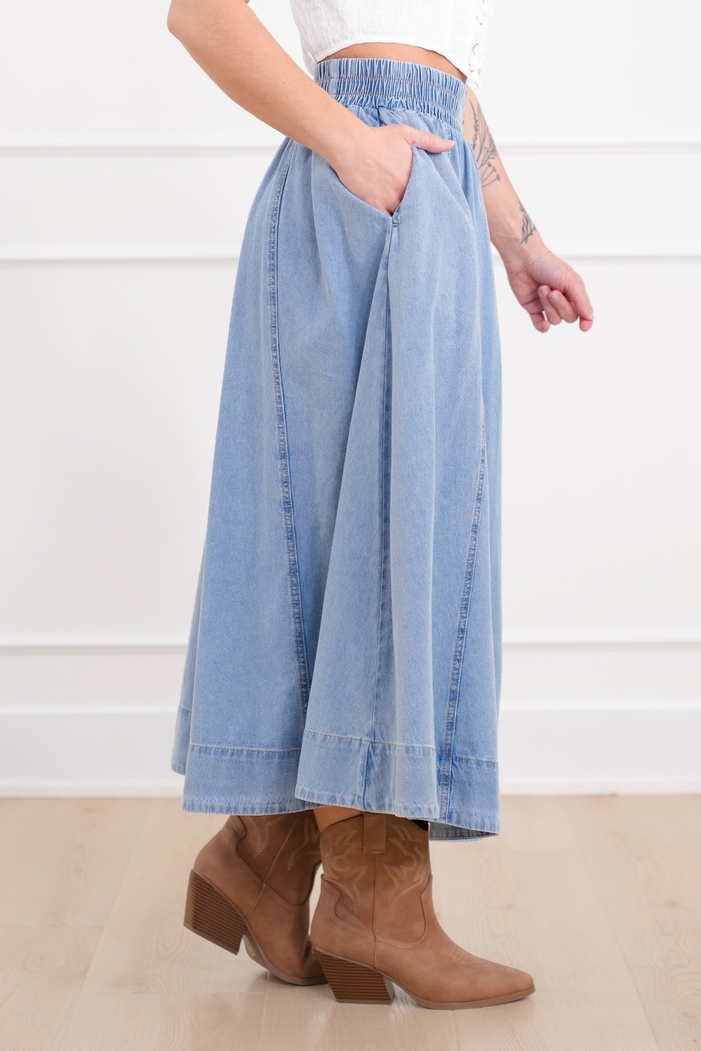Plus/Reg Elastic Waist Midi Skirt with Side Pockets
