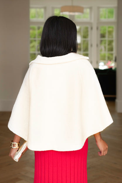 Plus/Reg Sleeveless Snap Button Cape