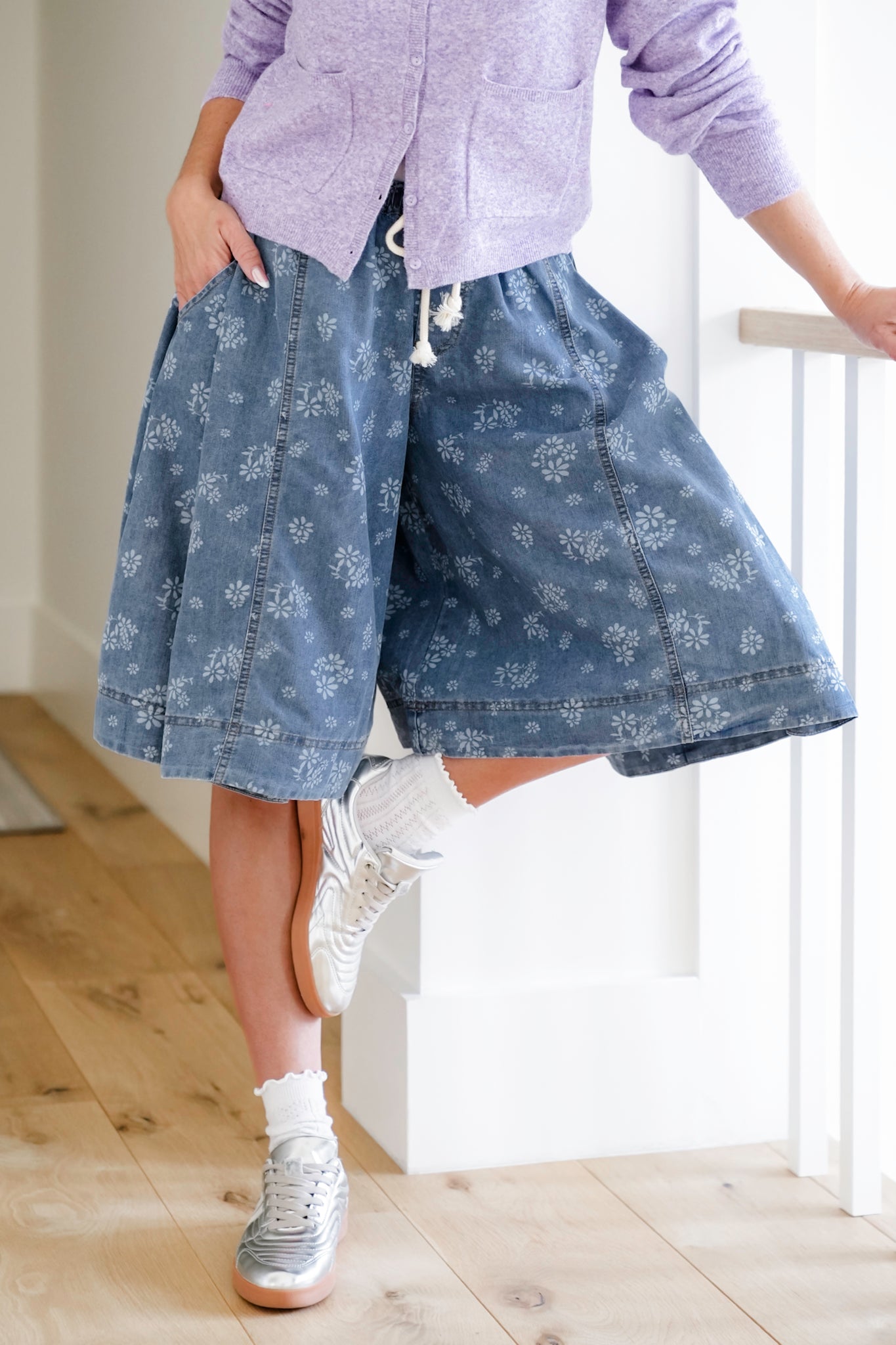 Floral Print Elastic Waist Wide Leg Shorts