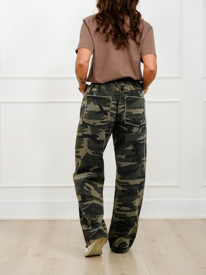 Plus/Reg Camo Print Pants with Flower Patch