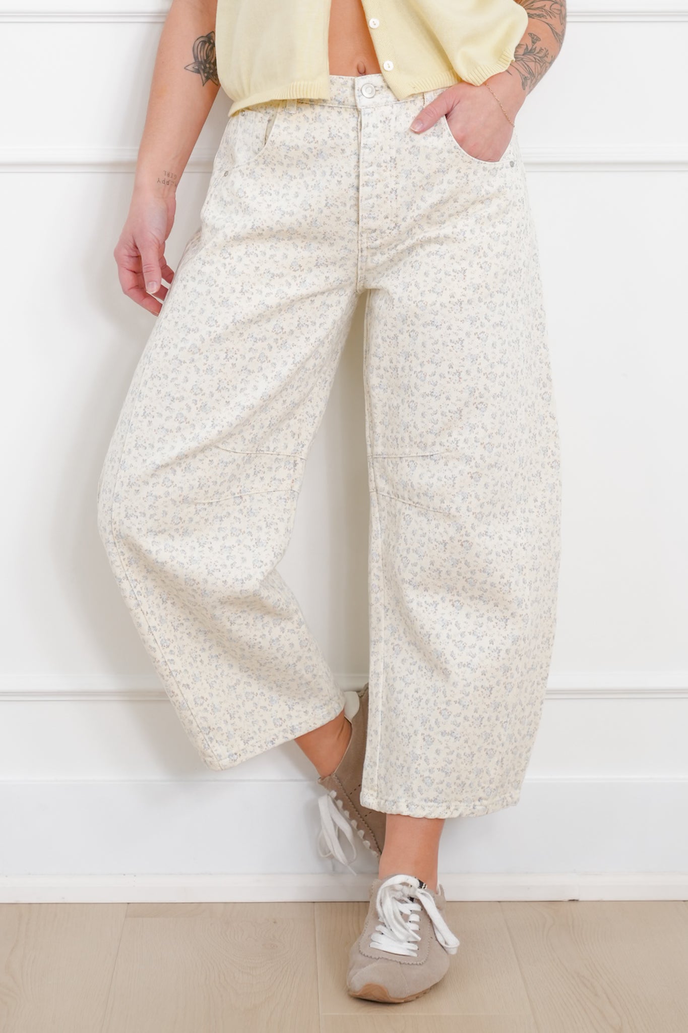 Plus/Reg Blue Floral Print Button Fly Barrel Pants