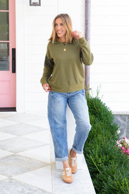 Long Sleeve Pullover Hoodie with Leopard Print