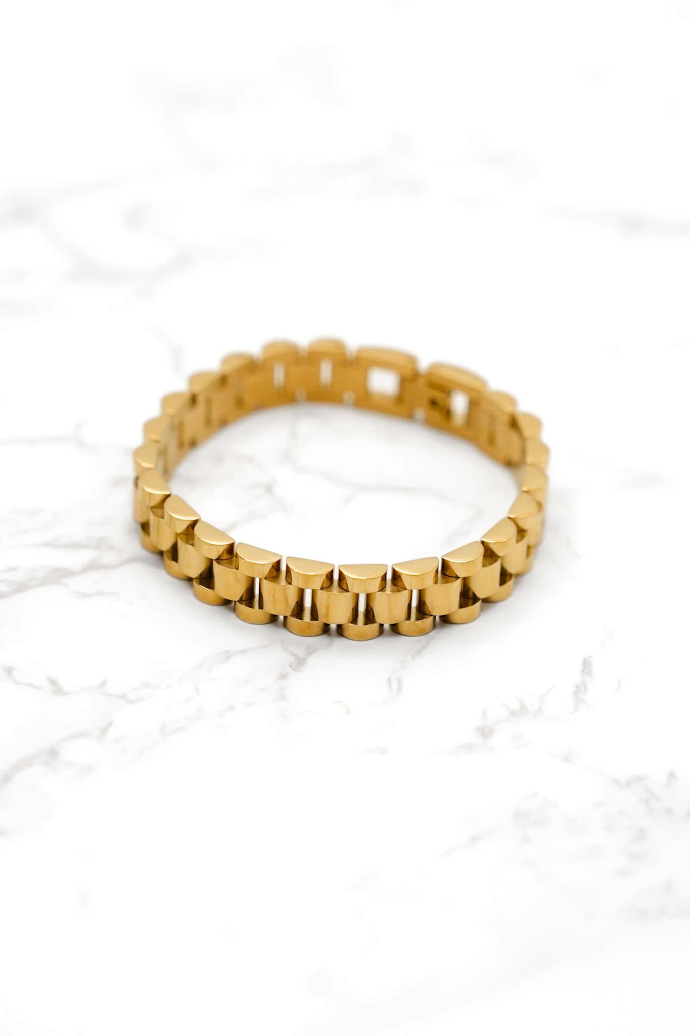 Chansutt Pearls Thin Gold Watch Band