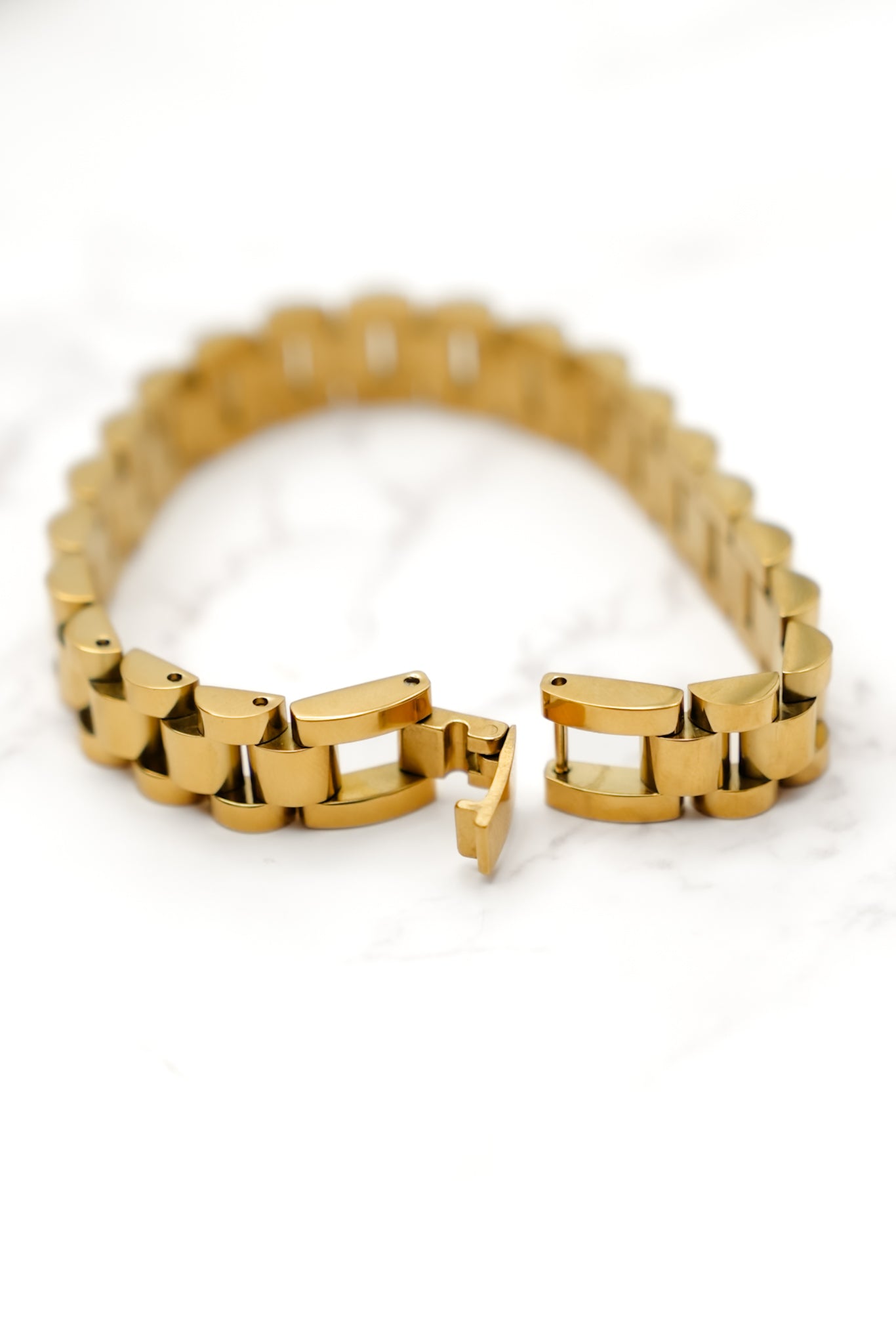 Chansutt Pearls Thin Gold Watch Band