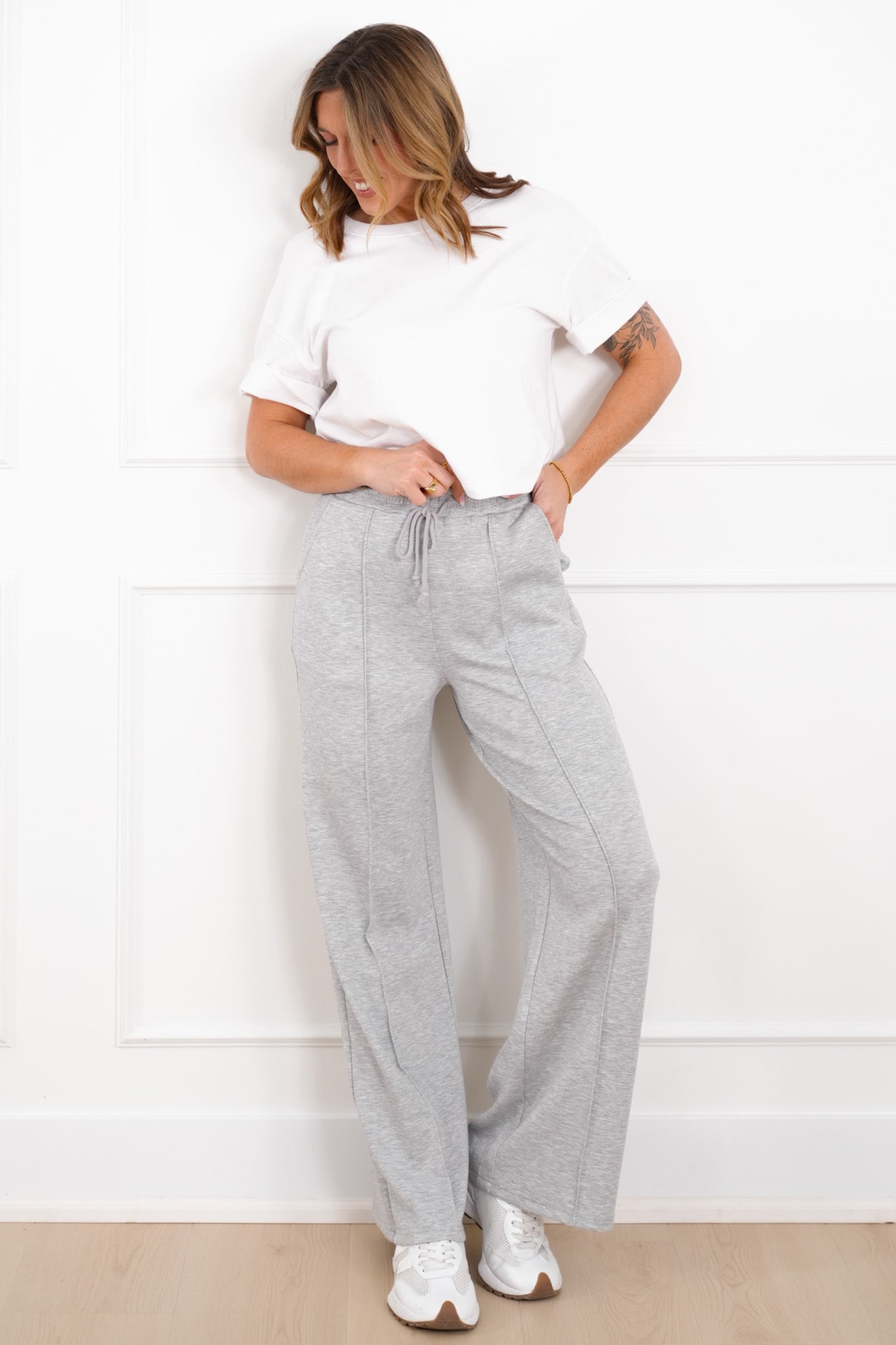 Smooth Knit Elastic Waist Pintuck Sweatpants