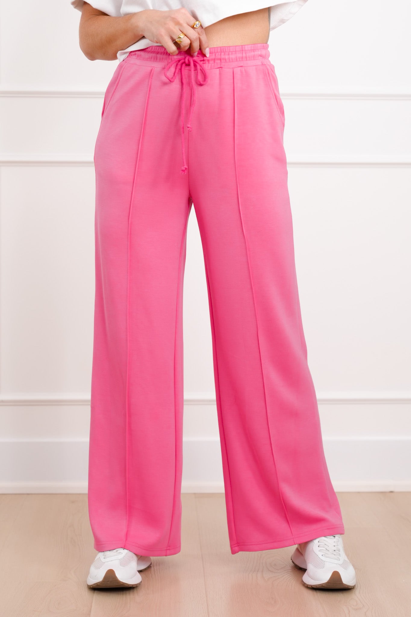 Smooth Knit Elastic Waist Pintuck Sweatpants