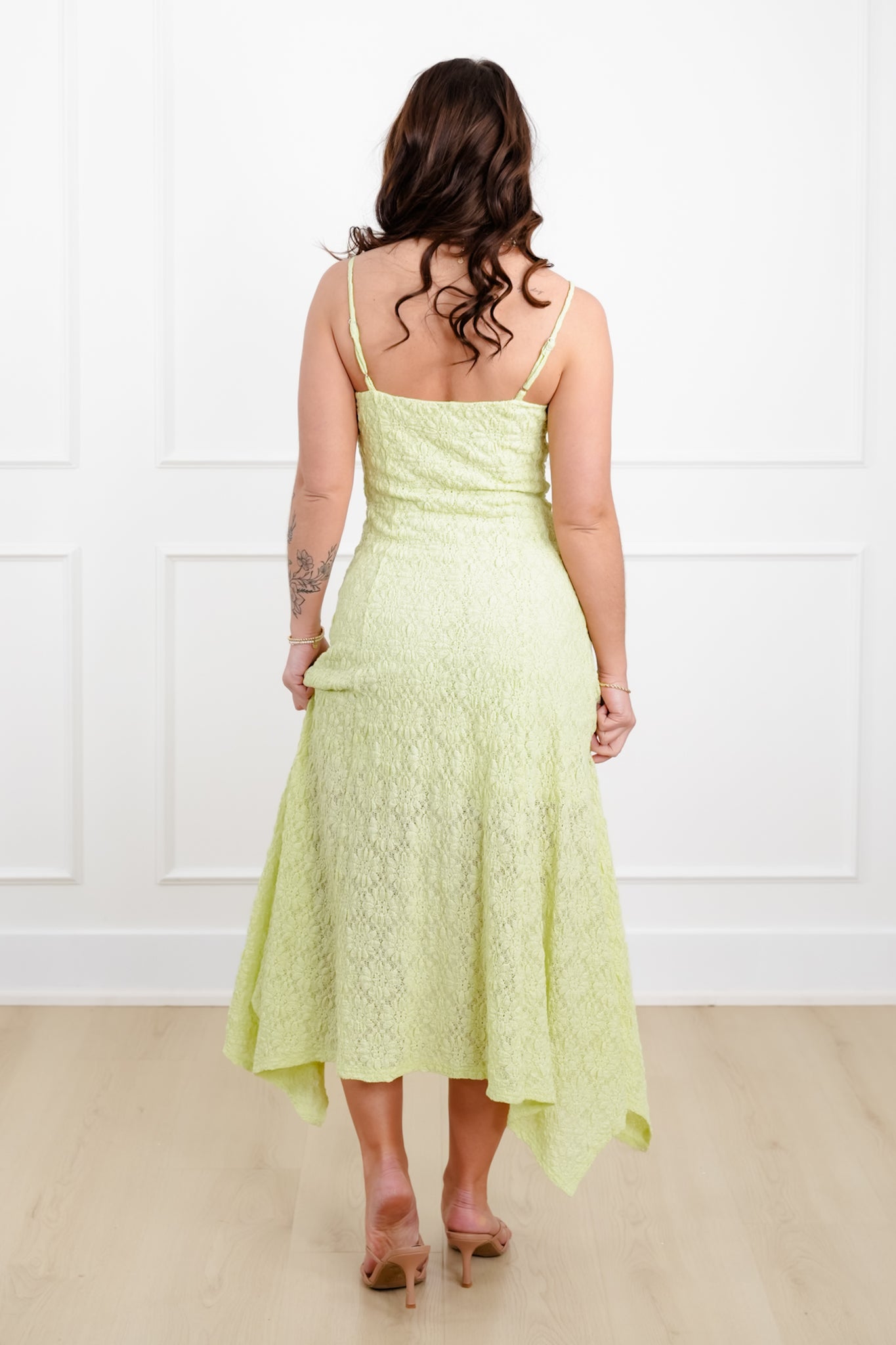 Lace Sleeveless Midi Dress with Handkerchief Hem