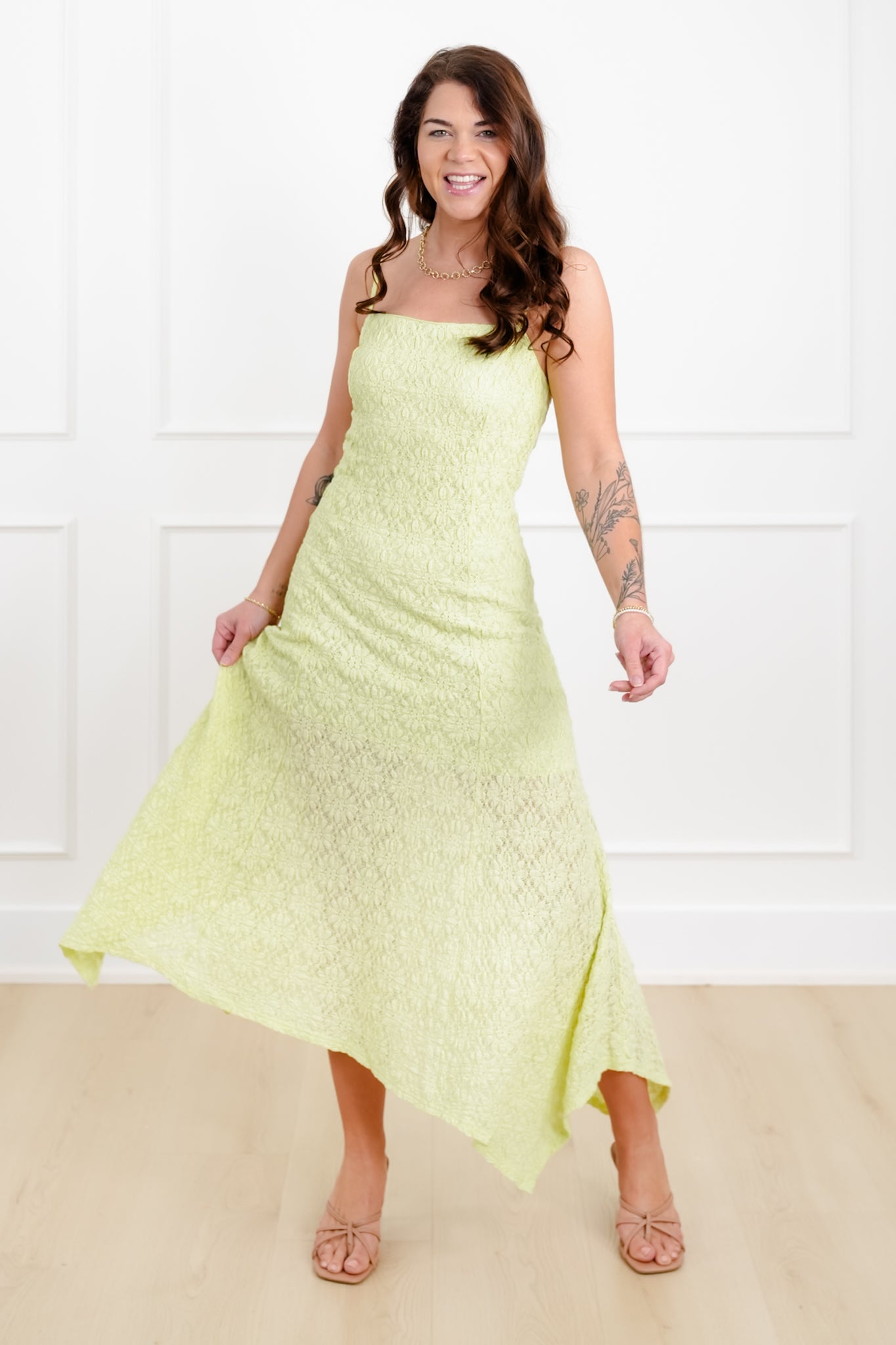 Lace Sleeveless Midi Dress with Handkerchief Hem