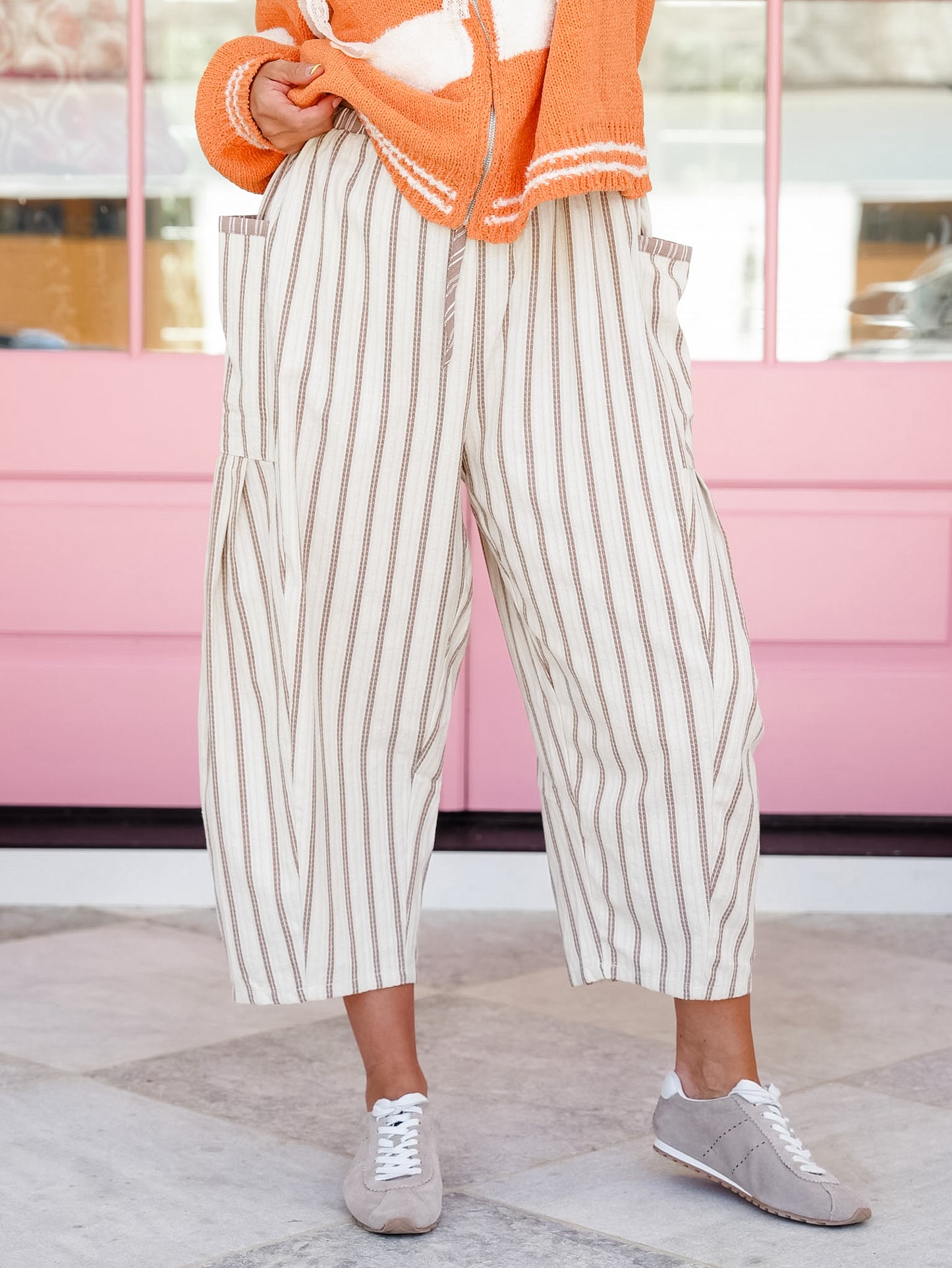Plus/Reg Textured Stripe Elastic Waist Cropped Pants - Freckled Poppy