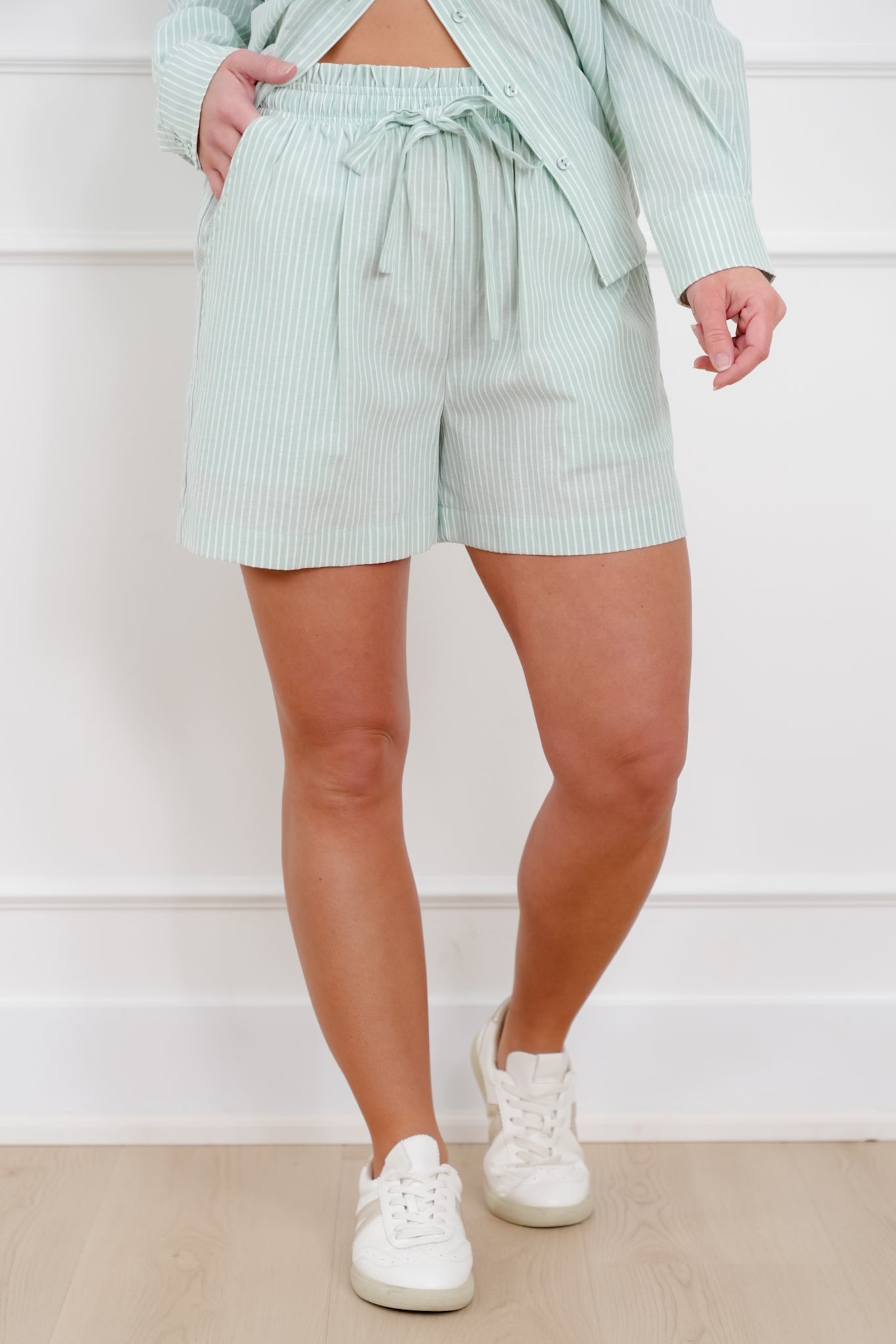 Plus/Reg Pinstripe Elastic Waist Shorts with Drawstring