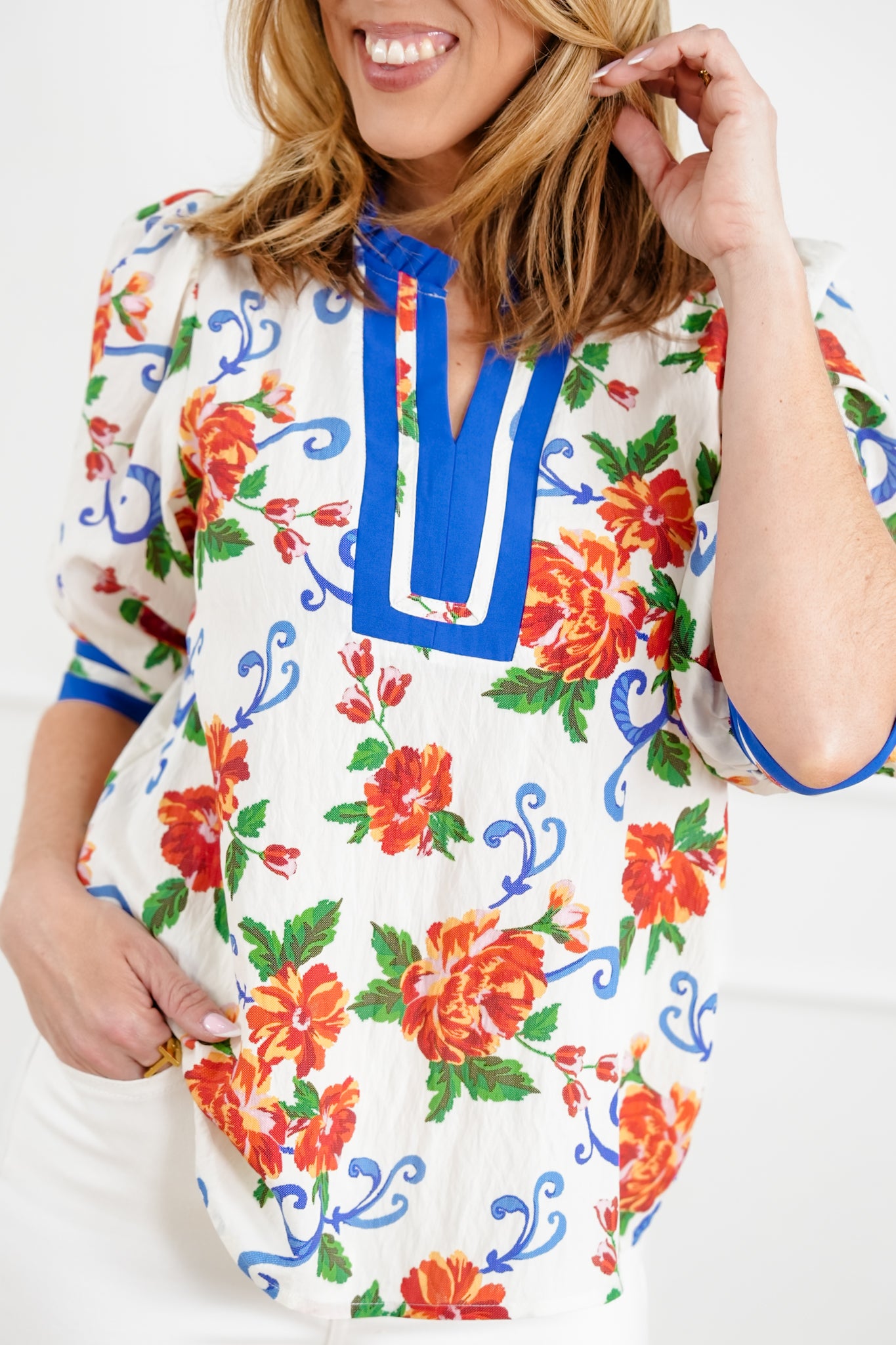 Plus/Reg Floral Baroque Print Top with Contrast Trim