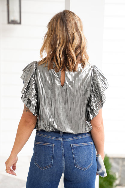 Plus/Reg Sliver Pleated Metallic Short Ruffle Sleeve Top