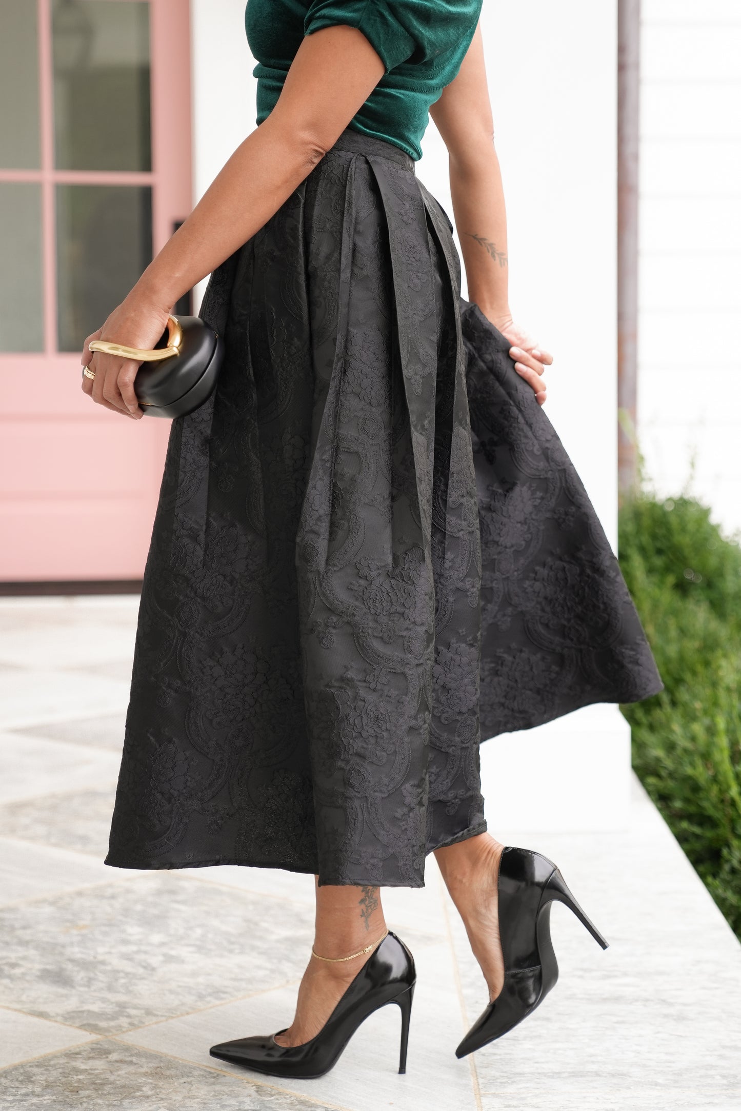 Black Floral Jacquard Pleated Midi Skirt
