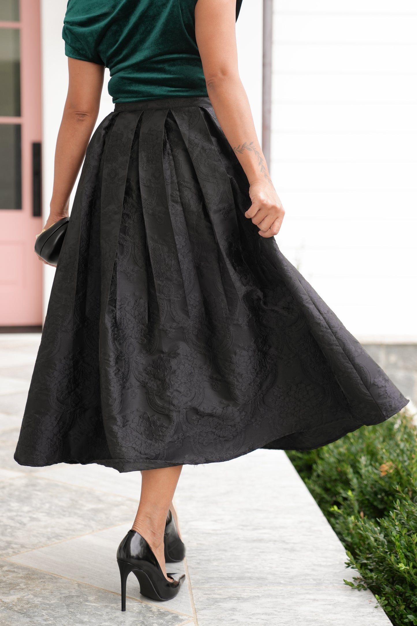 Black Floral Jacquard Pleated Midi Skirt