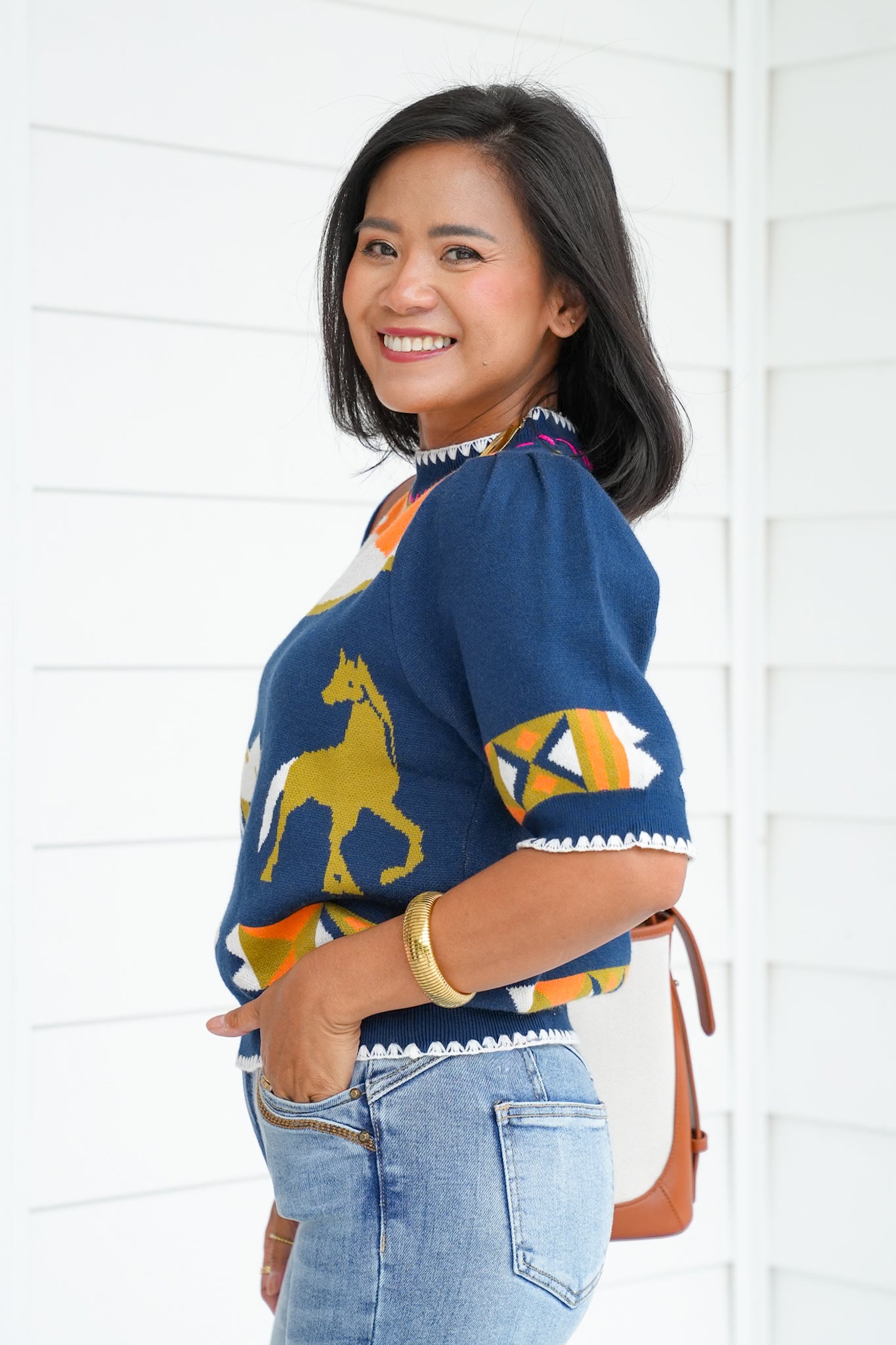 Short Sleeve Pullover Sweater with Horse Detail