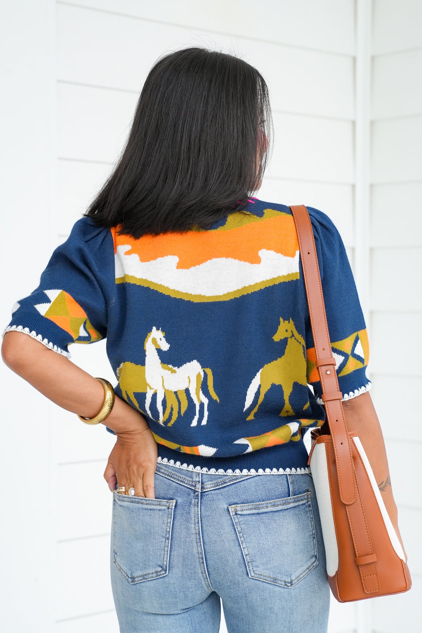 Short Sleeve Pullover Sweater with Horse Detail