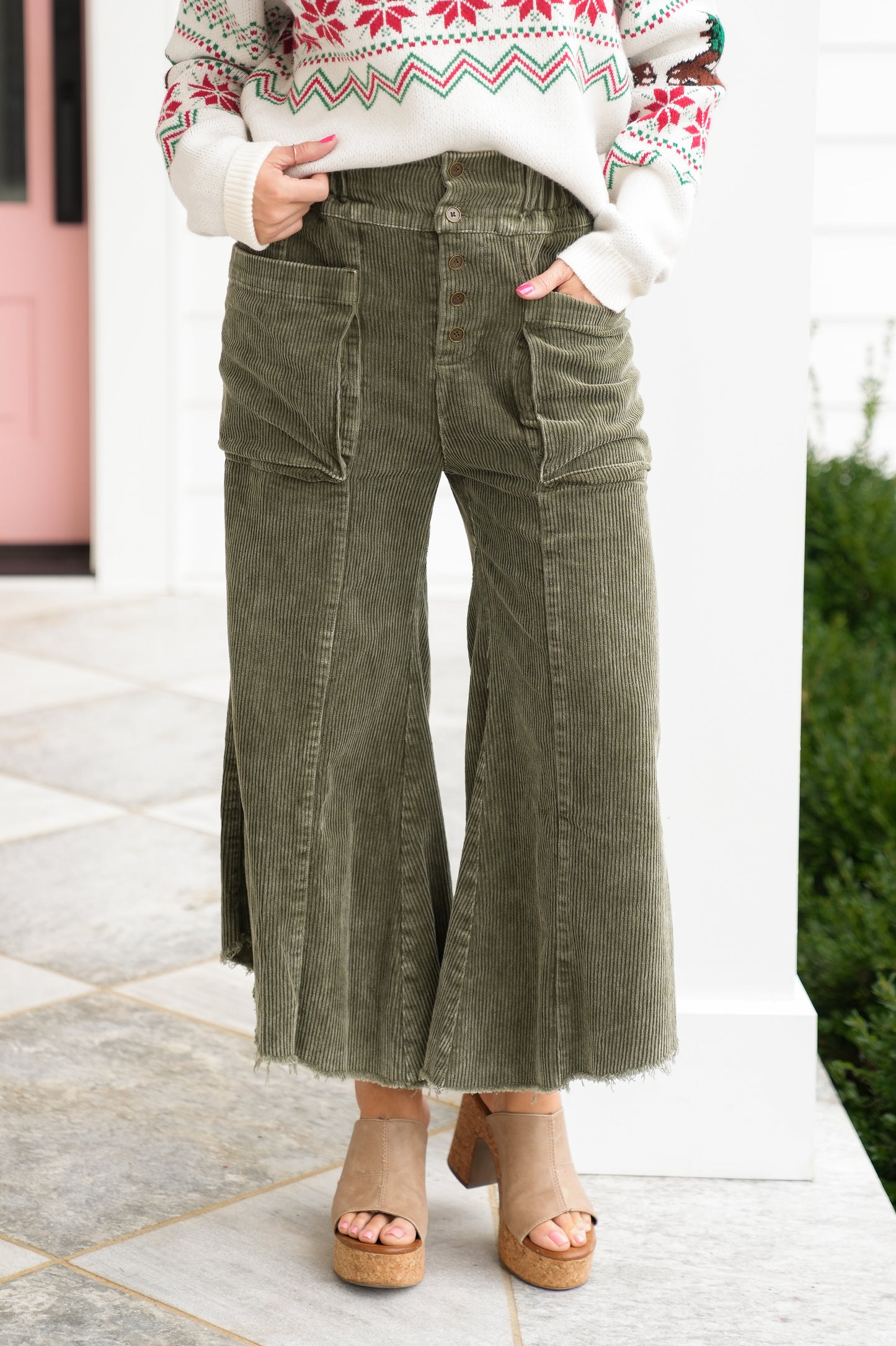 Mineral Wash Cropped Fray Hem Pants