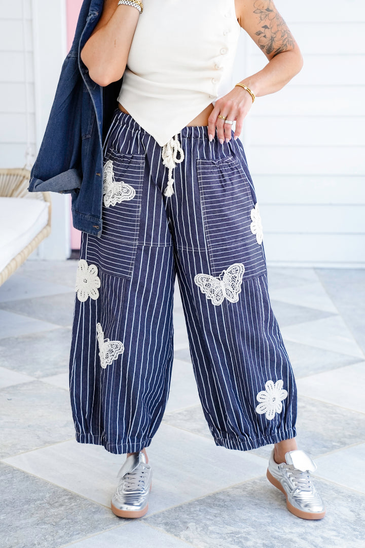 Plus/Reg Stripe Wide Leg Barrel Pants with Butterfly Detail