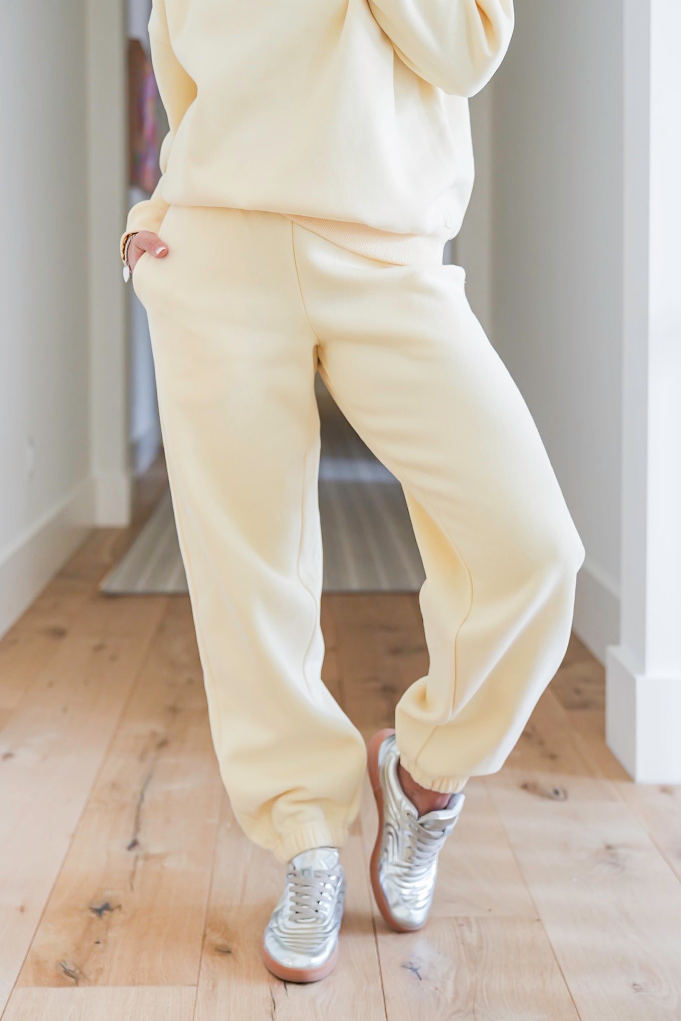 Cream Elastic Waist Sweatpants with Side Pockets