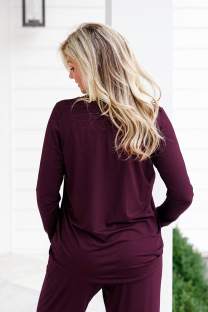 Plus/Reg Solid Long Sleeve Crew Neck Top