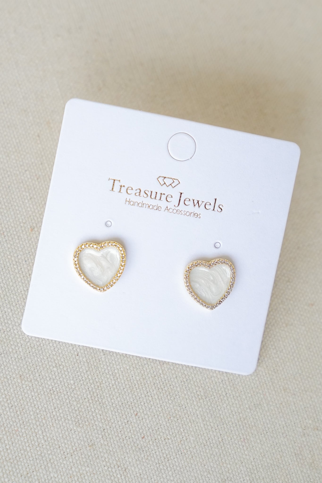 Treasure Jewels Shimmering Heart Stud