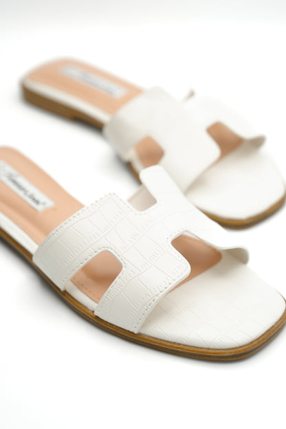 Embossed Crocodile Pattern Flat Slide