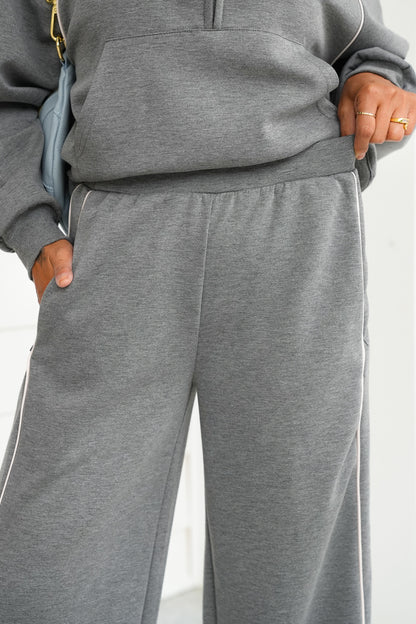 Elastic Waist Wide Leg Sweatpants