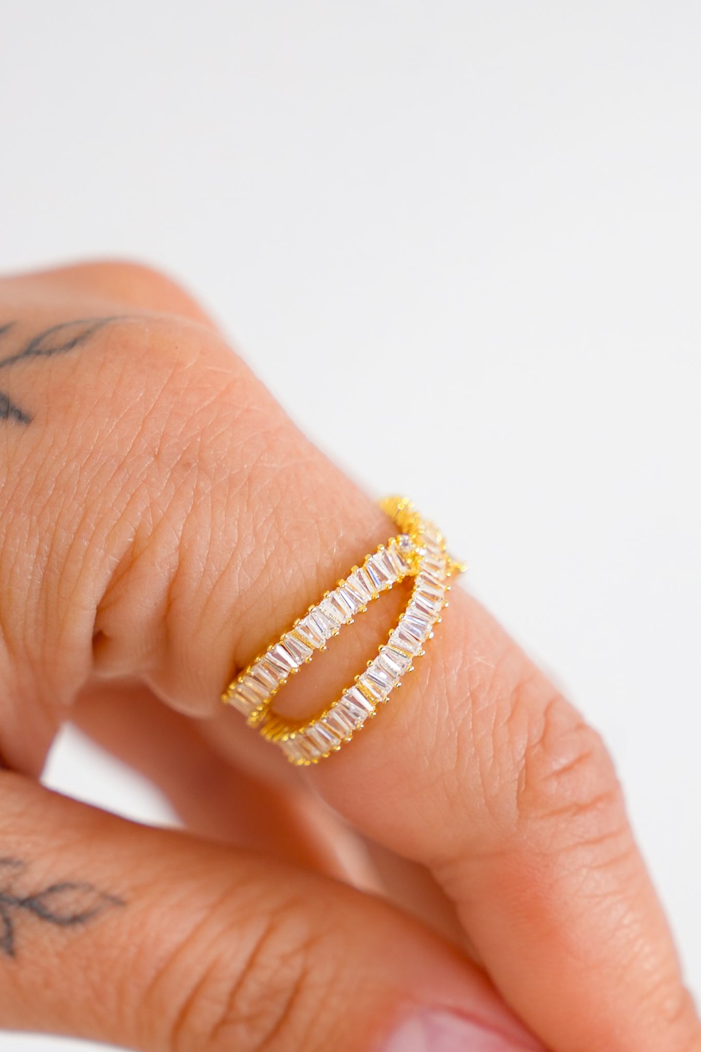 Marlyn Schiff Adjustable Baguette Crossover Ring
