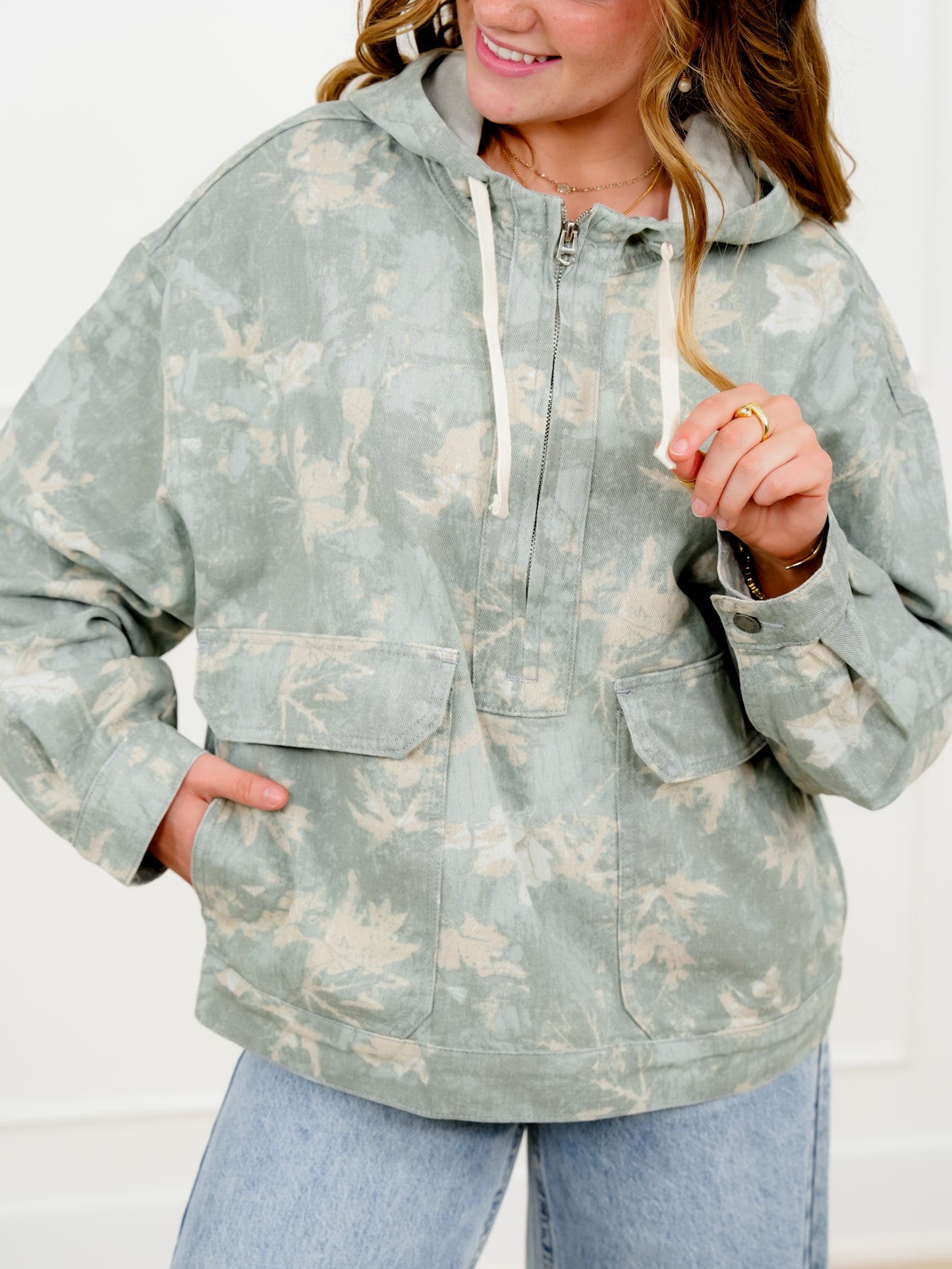 Veveret Camo Long Sleeve Jacket with Oversized Pocket Detail