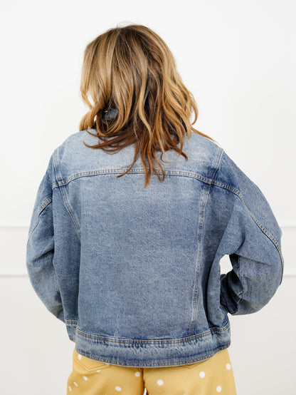 Restock! Veveret Medium Wash Long Sleeve Jacket with Big Pocket Detail
