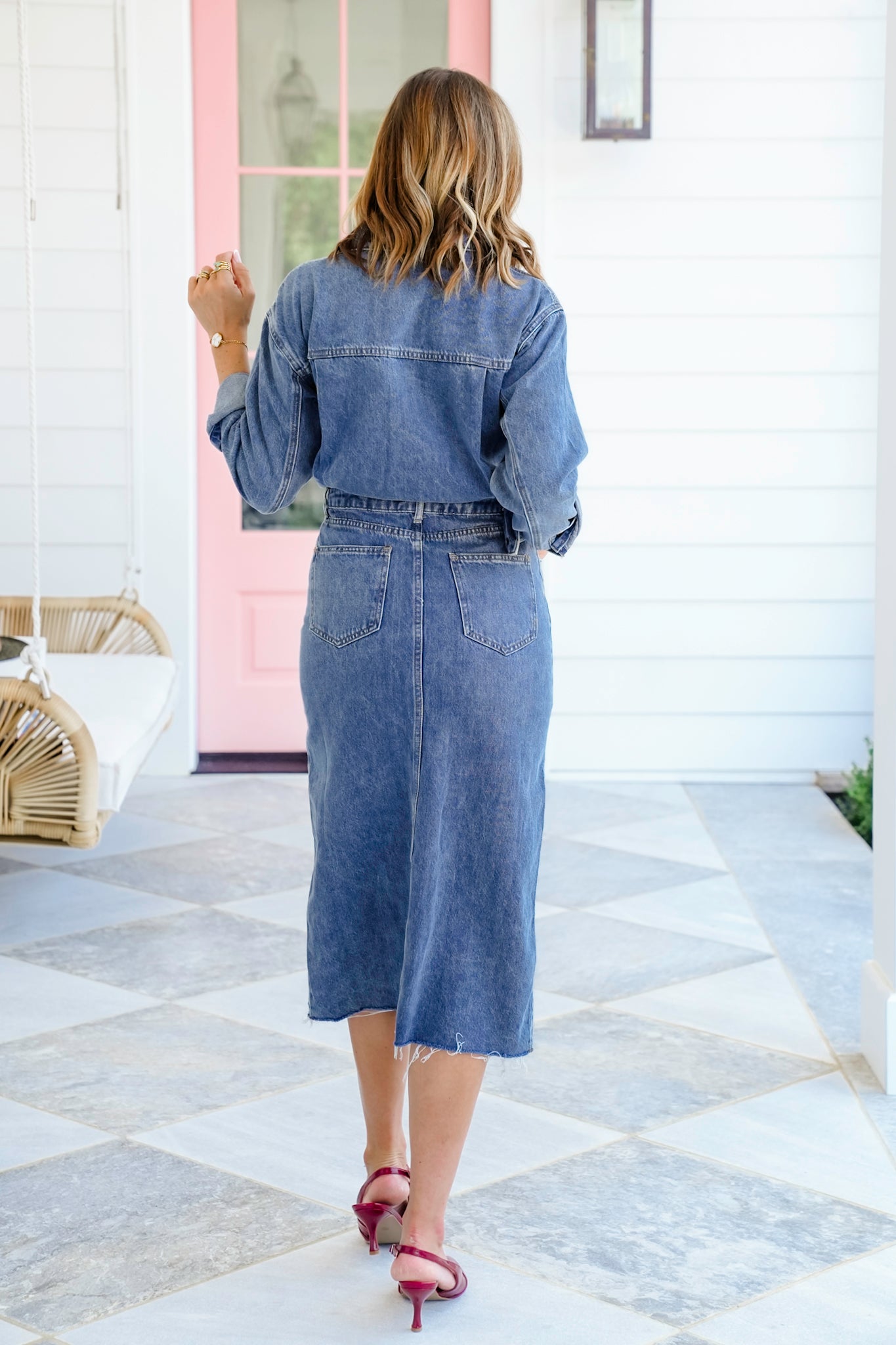 Veveret Medium Wash Long Sleeve Midi Dress