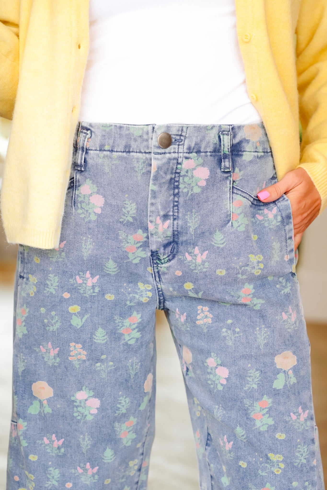 Plus/Reg Floral Print Washed Denim Barrel Pants