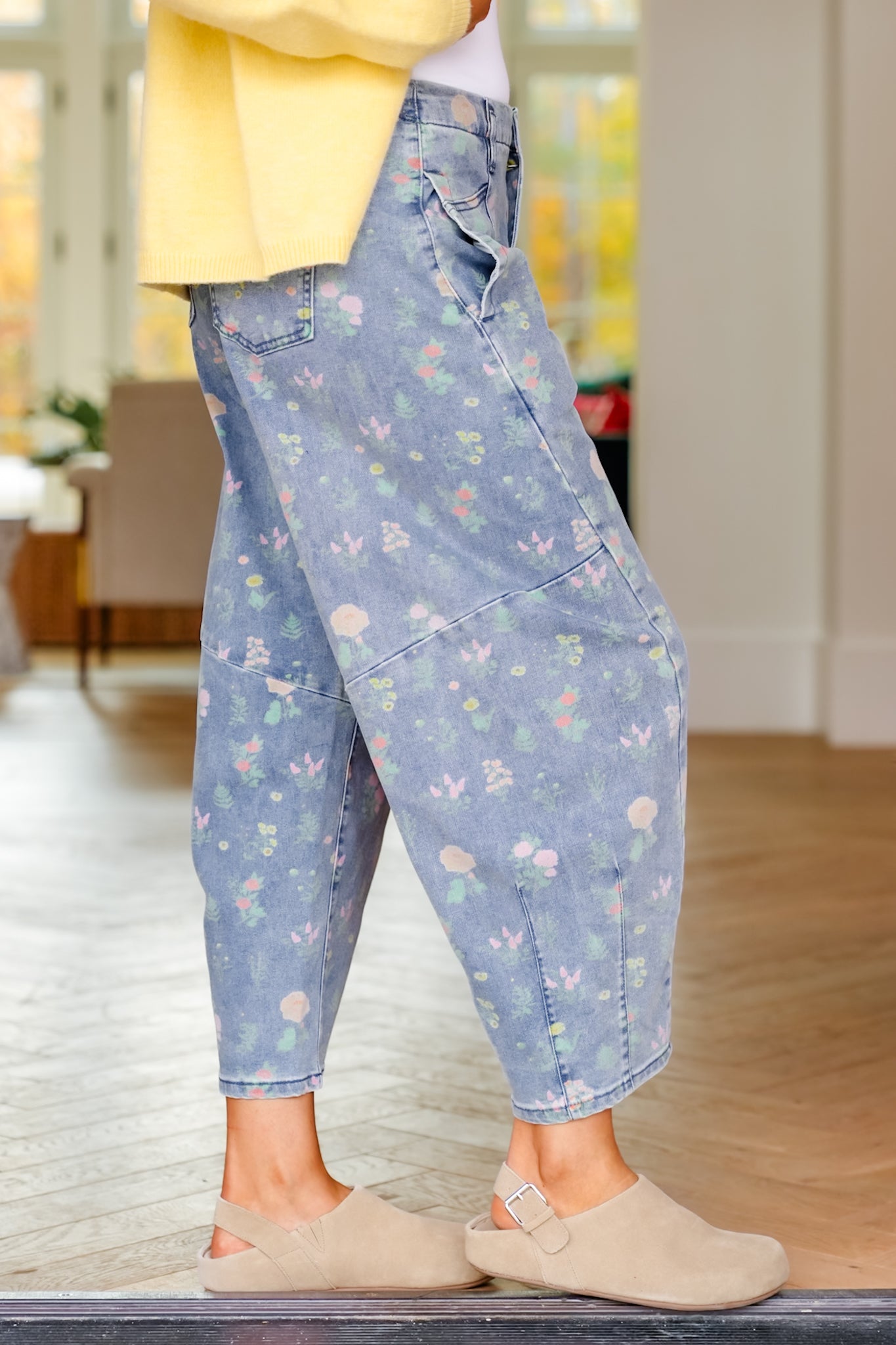 Plus/Reg Floral Print Washed Denim Barrel Pants