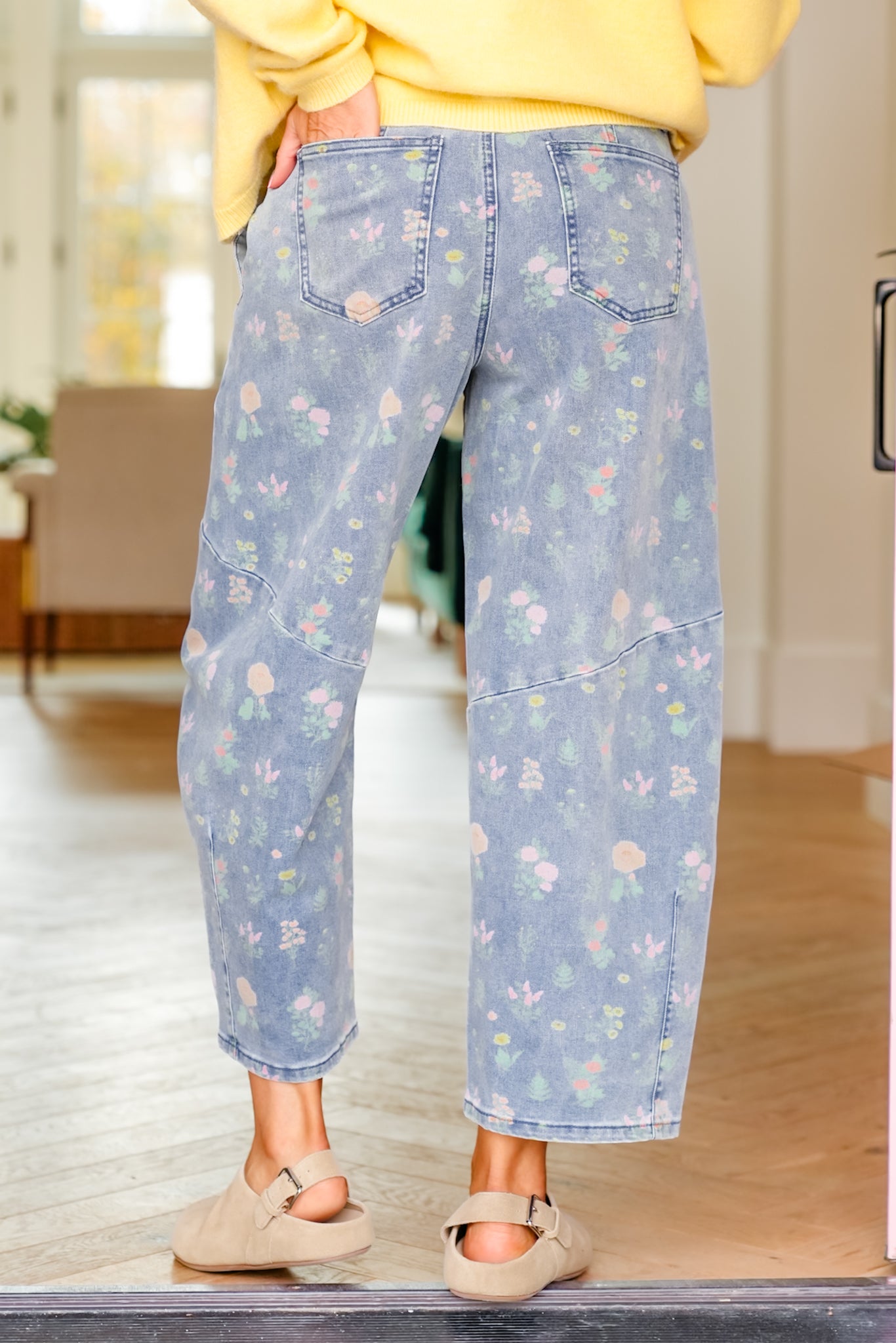 Plus/Reg Floral Print Washed Denim Barrel Pants